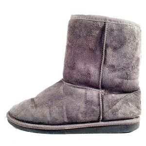 GRAY SUEDE DAWGS SIZE 9 LINED WITH WHITE FAUX FUR